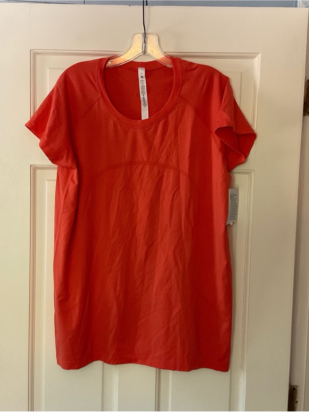 Lululemon Swiftly Tech Short-Sleeve Shirt 2.0 Hip Length Orange Size 16 NWT Gym